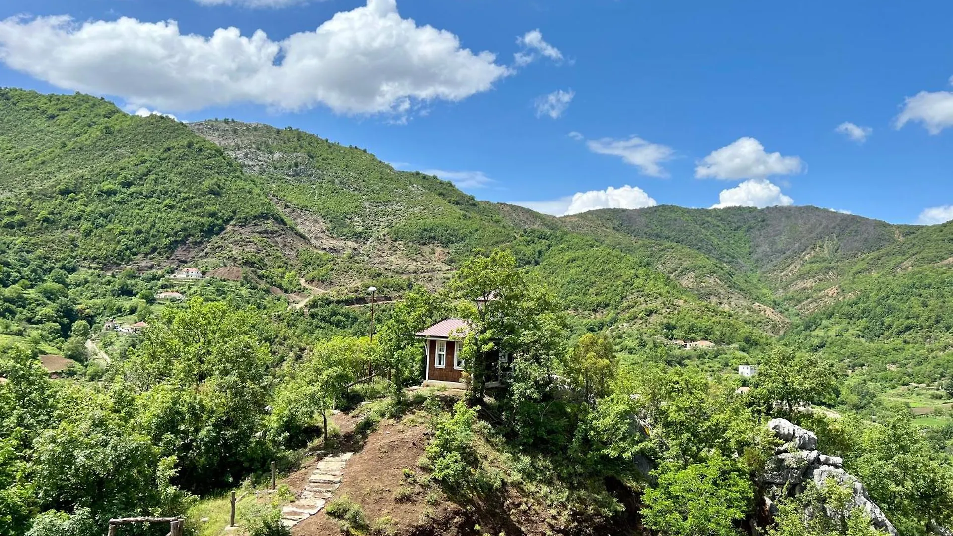 Baven -Toven Naturae Rubik Albania