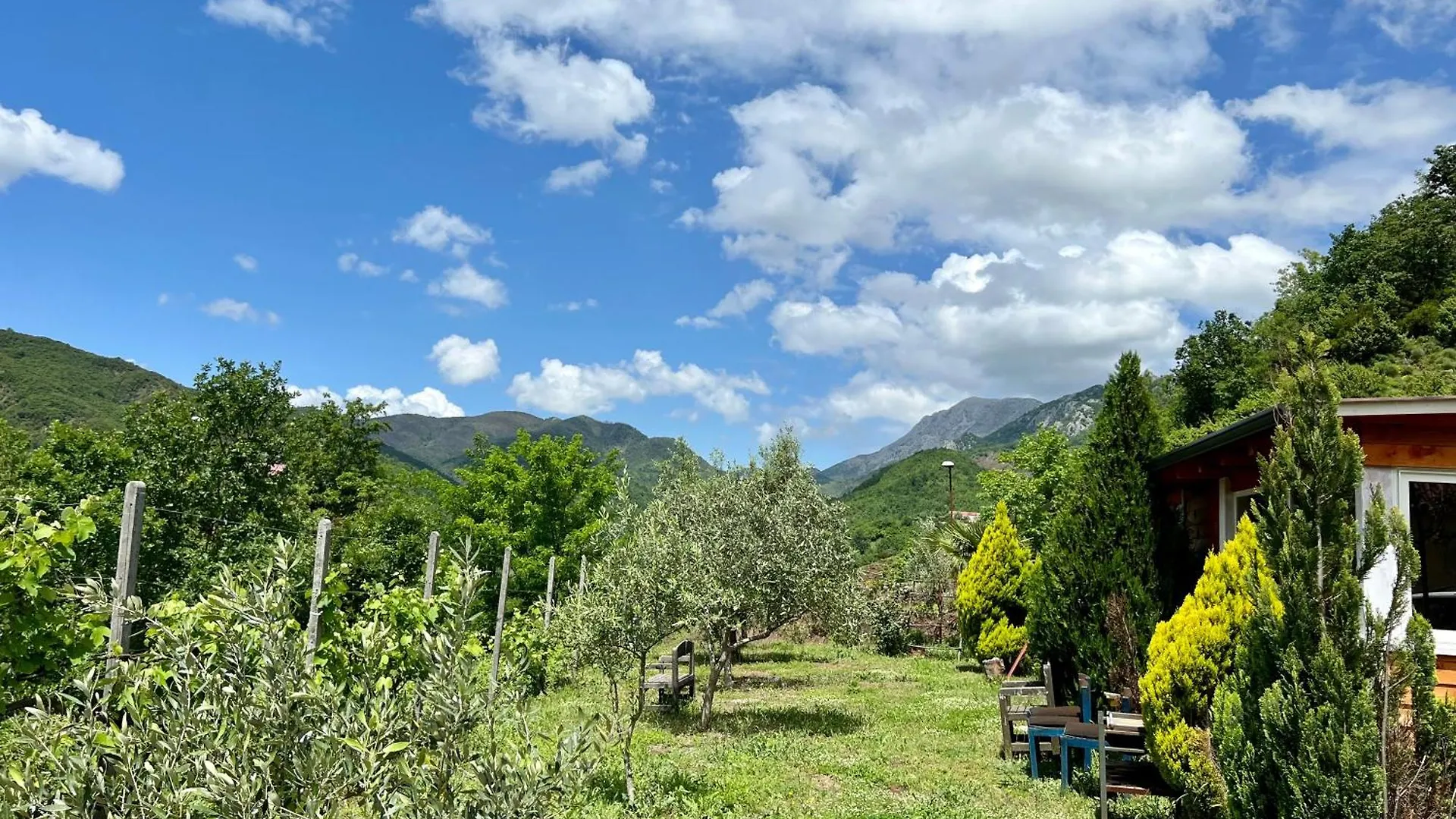Baven -Toven Naturae Rubik 0*,  Albanien