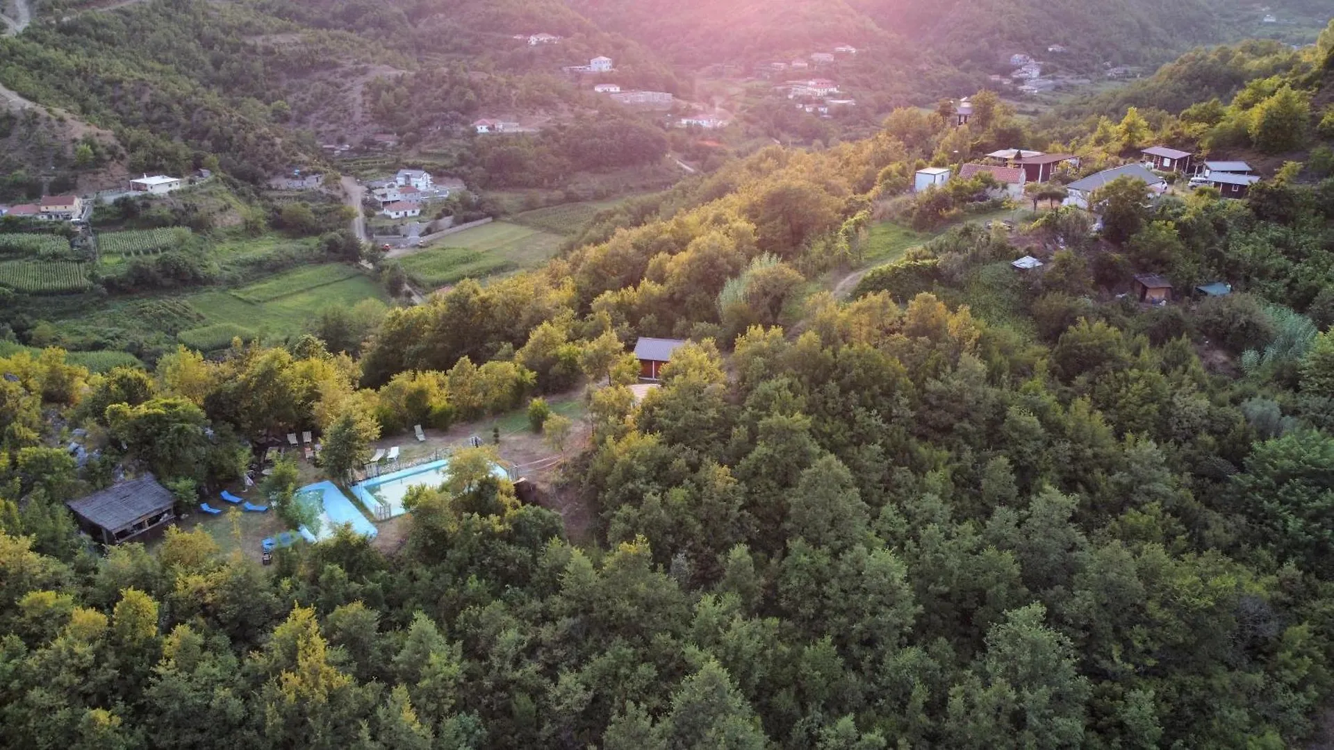Baven -Toven Naturae Rubik Farm stay