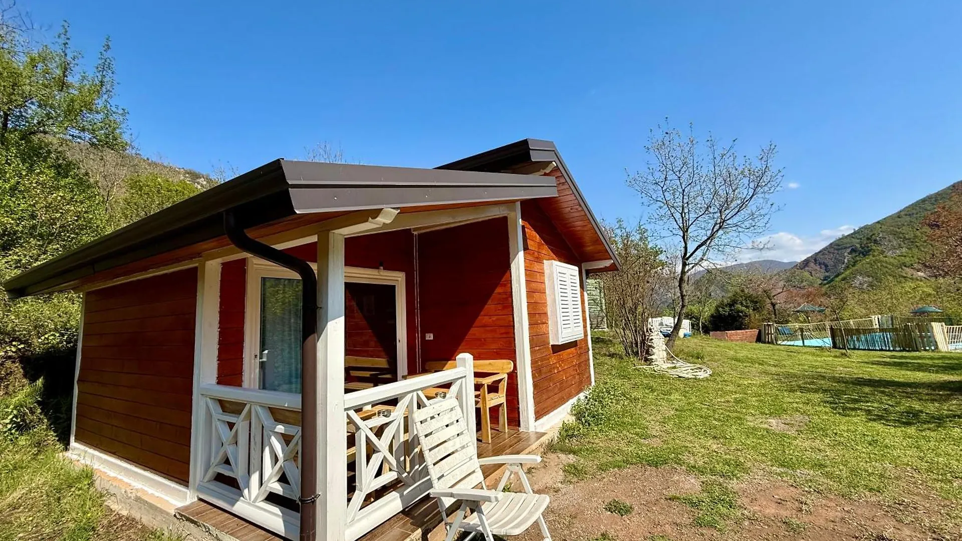 Baven -Toven Naturae Rubik 0*,  Albania
